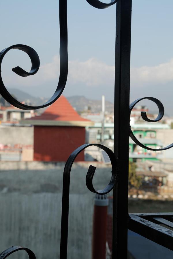 Appartement Buddhi Boutique à Pokhara Extérieur photo